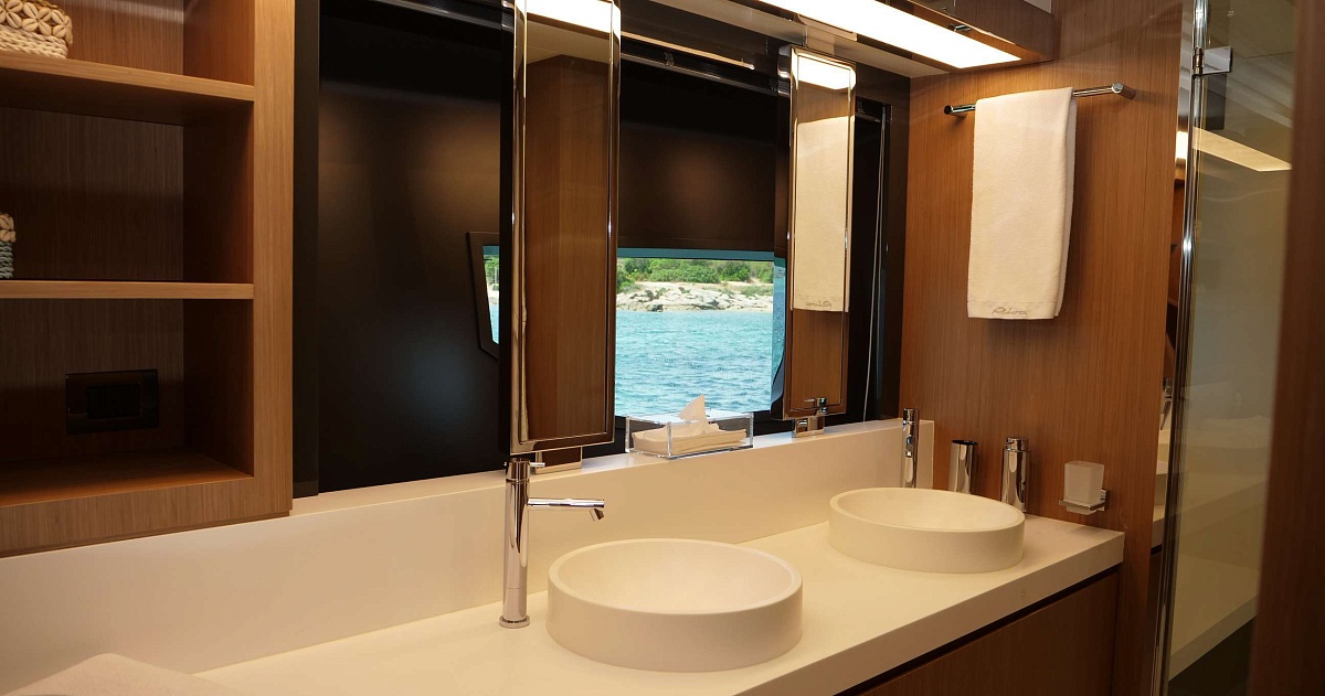 Аренда мега яхты Riva Perseo 76 на Сардинии, Италия